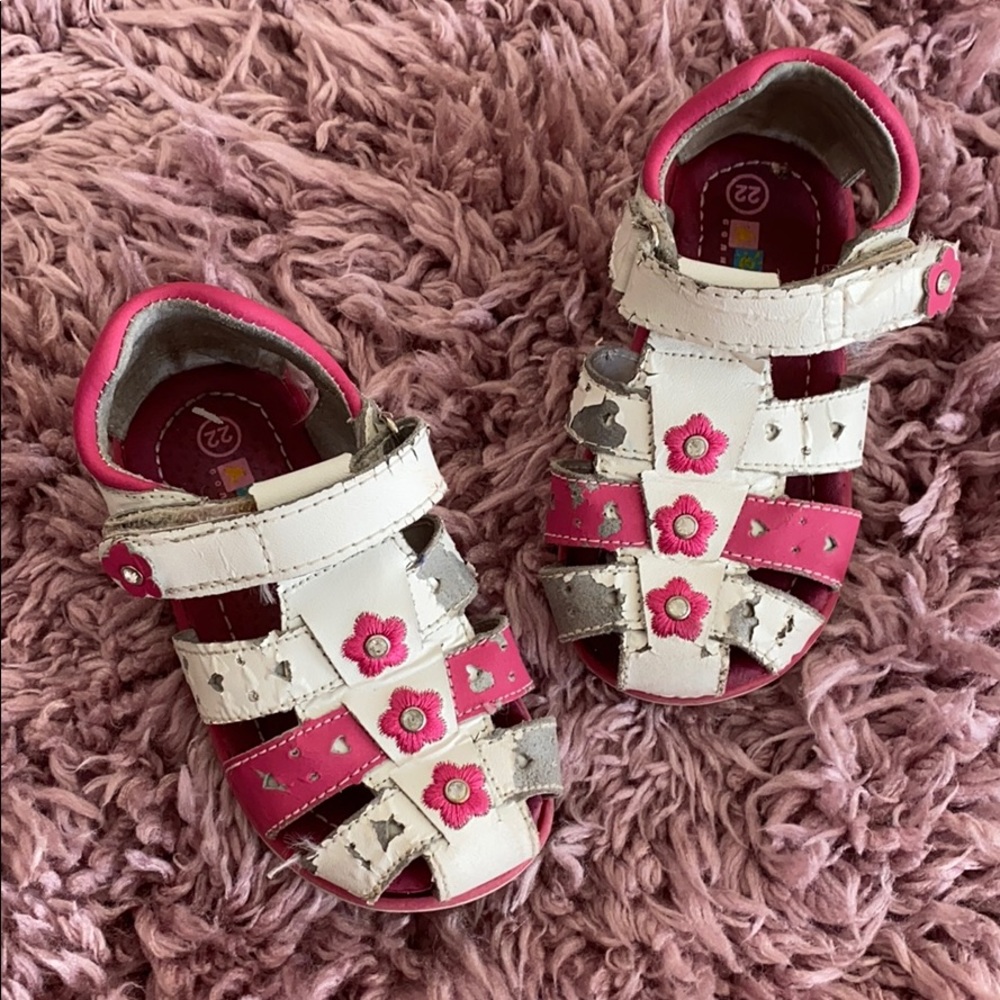 Toddler girl sandals size 6.5